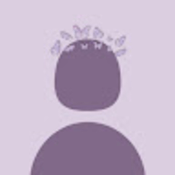 Meet your Posher, Courtney - Picture 1 of 1